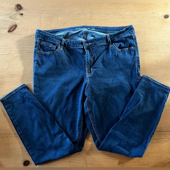 Old Navy, Rockstar Super Skinny, Mid-Rise, Size 18 - Picture 2 of 2